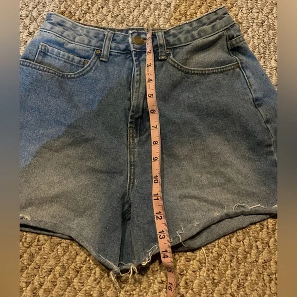 Billabong Women’s size 26 Light Blue Denim Shorts - Picture 9 of 9
